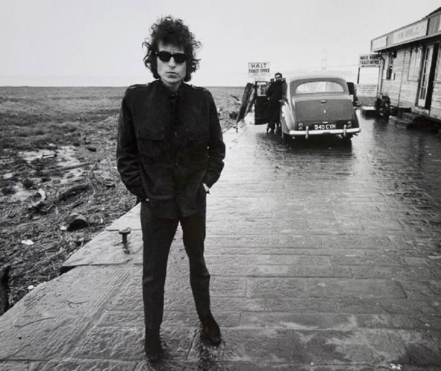 Barry Feinstein: Bob Dylan 1966 tour, Aust Ferry Terminal, Bristol